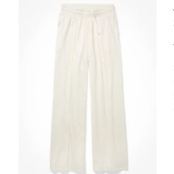 AE Fleece Skater Wide-Leg Sweatpant - Picture 1 of 10
